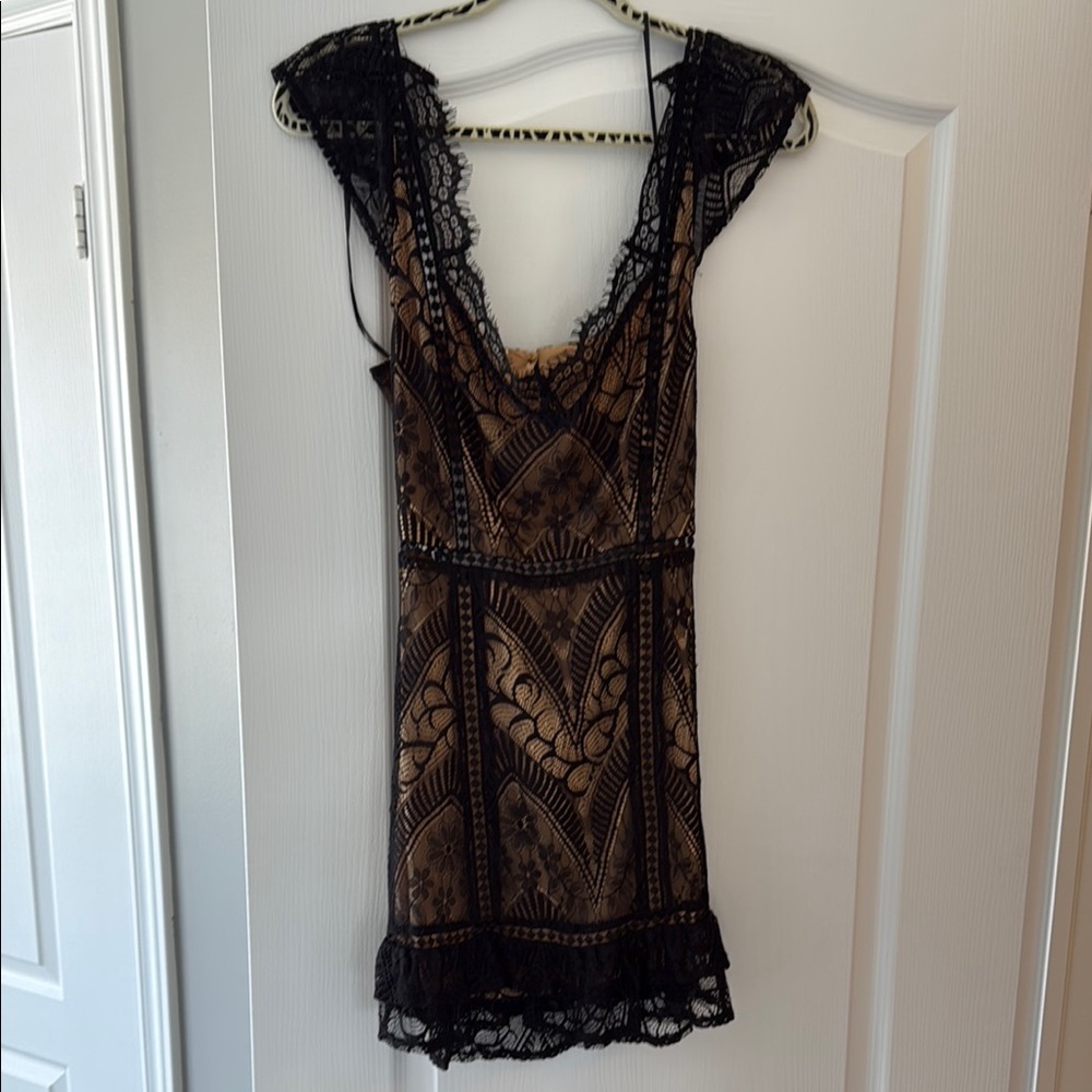 Honey Boutique - Chelsea Black Lace dress - Size M